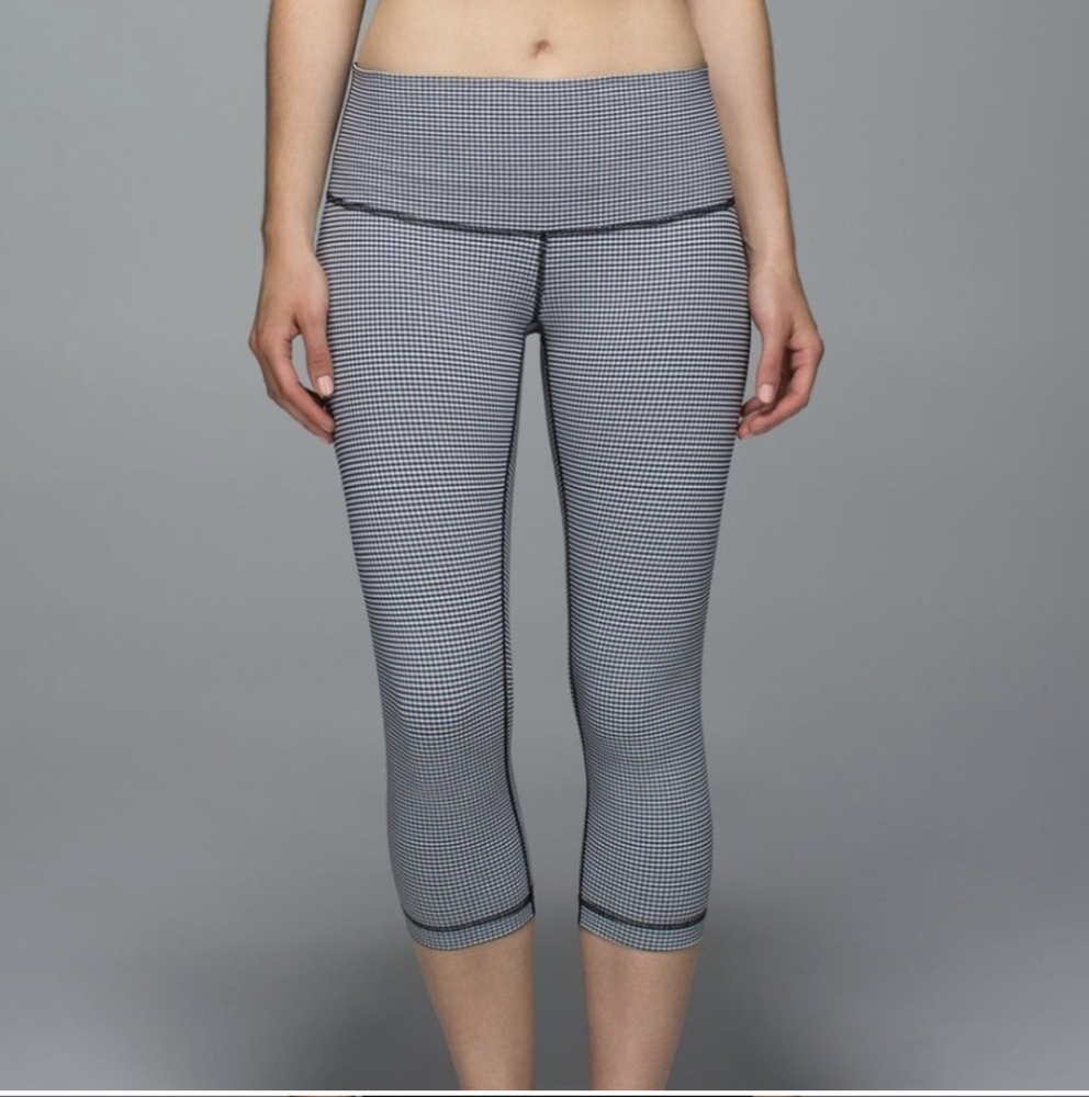 lululemon athletica Wunder Under Crop Leggings in Navy White Gingham - Size 8